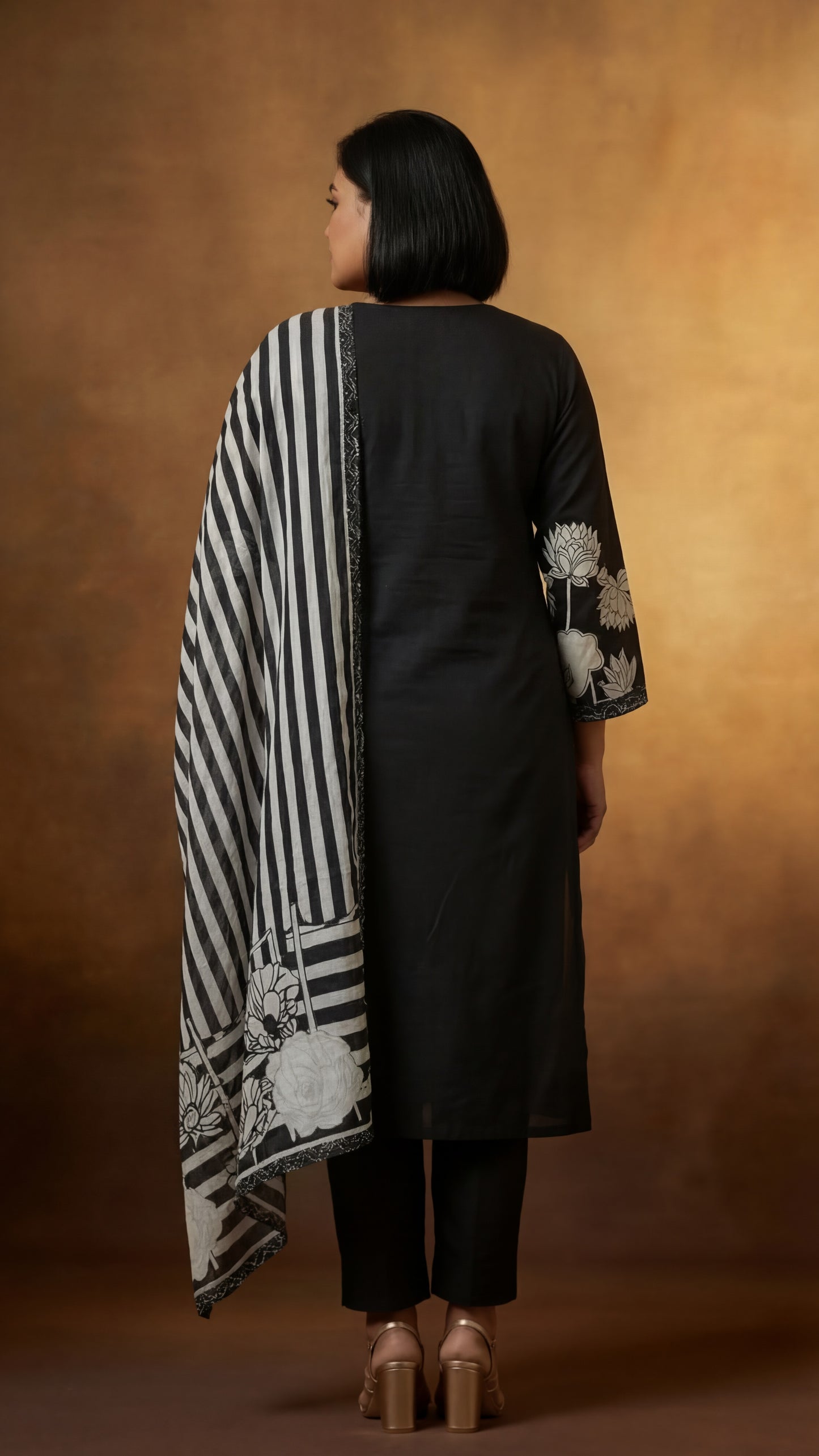 Monochrome Lotus Three-Piece Set