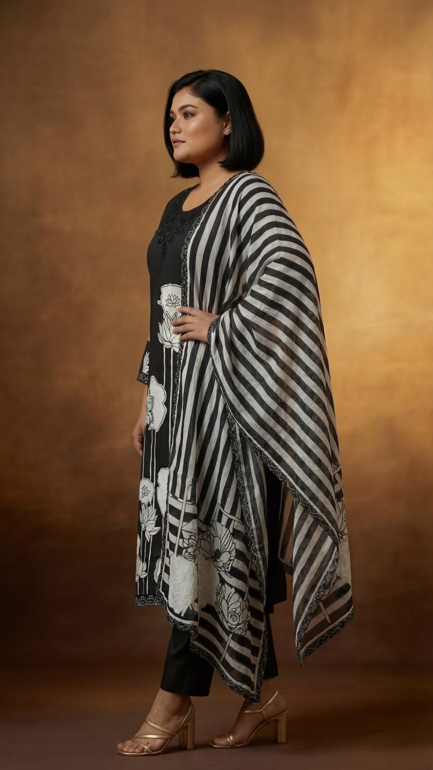 Monochrome Lotus Three-Piece Set